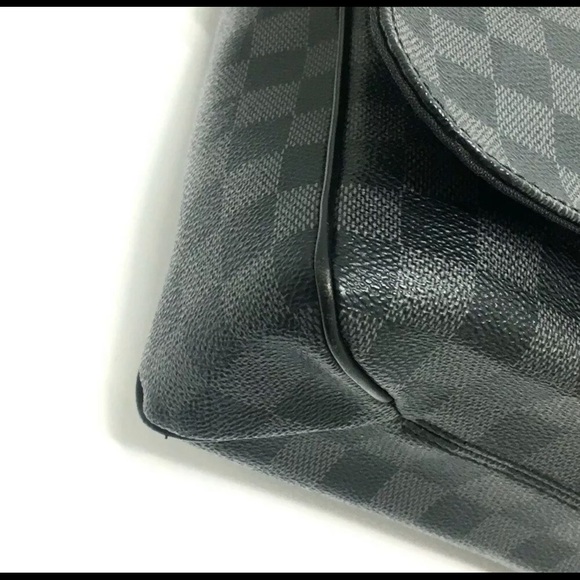 Louis Vuitton Damier Graphite Messenger MM - Picture 3 of 8